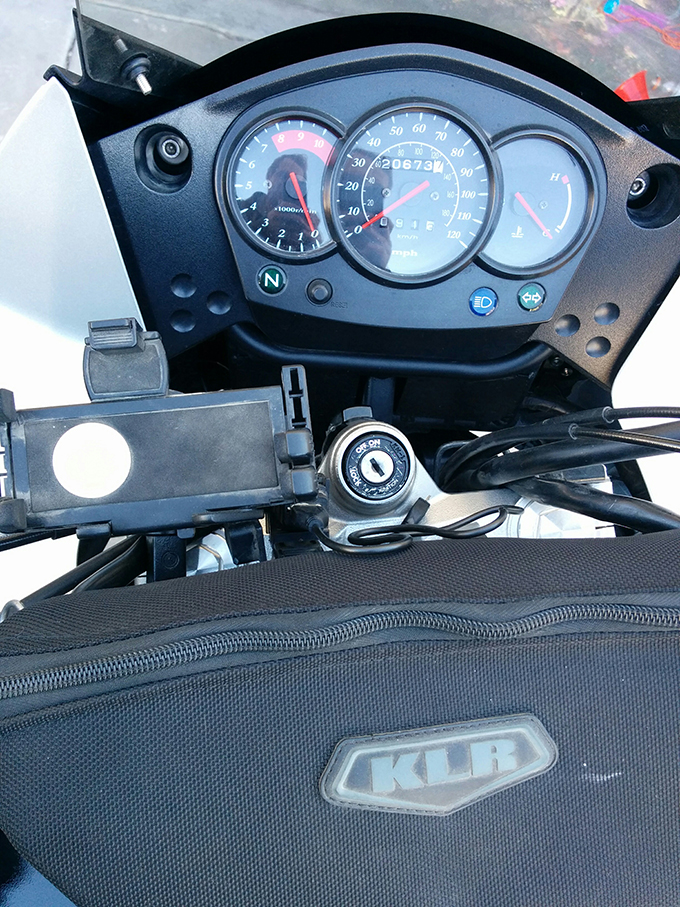 USB and phone mount